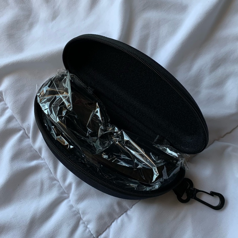 Safety glasses 🥽 - Picture 3 of 4